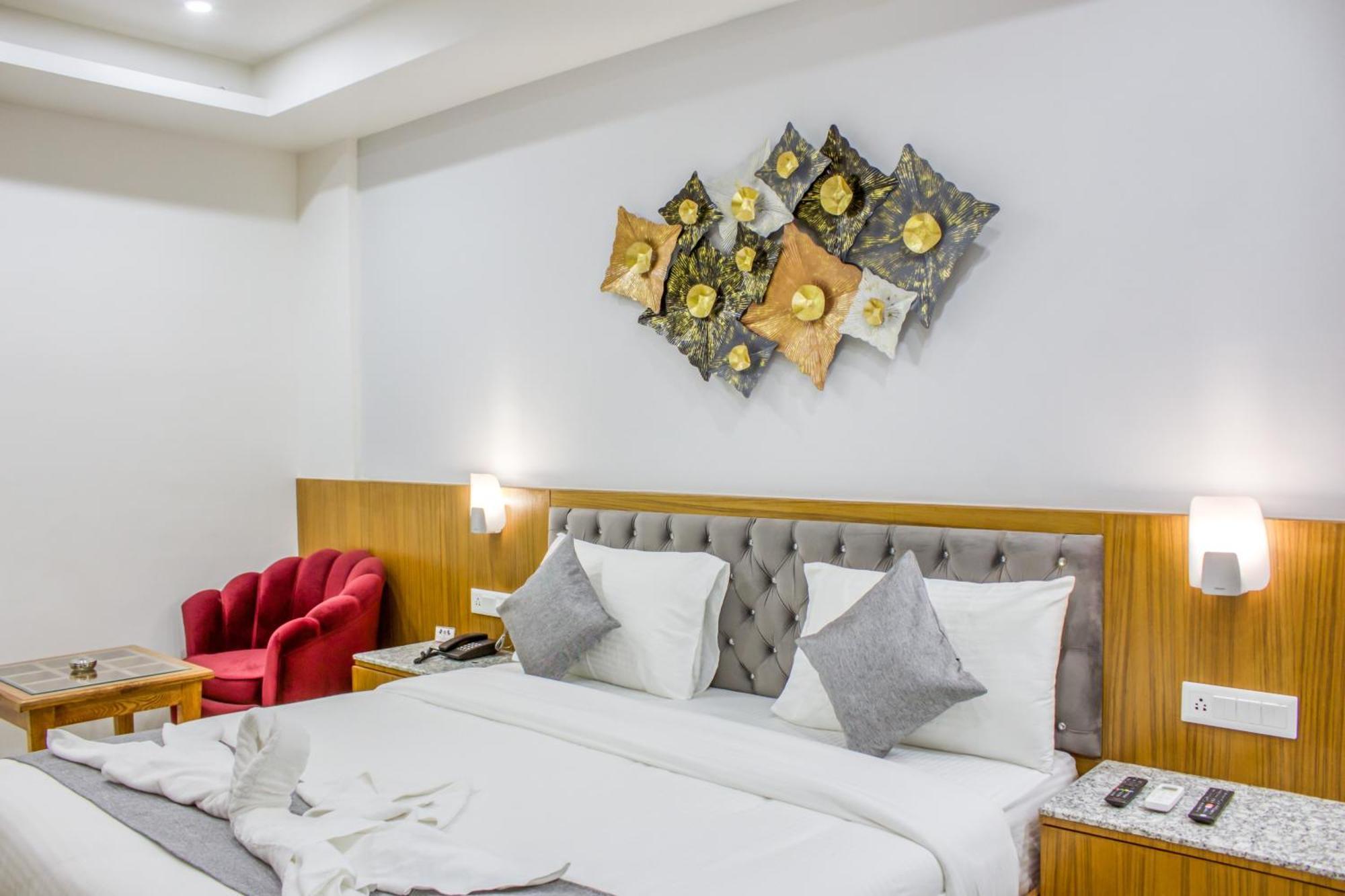 Zip By Spree Hotels Grand Legacy Prime Dehradun Exterior foto